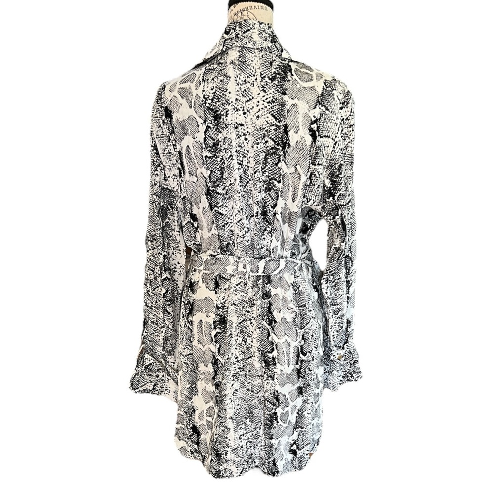 Peter Nygard Snake Python Print White & Black Tre… - image 5